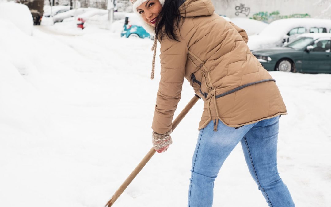 Simple Tips to Avoid Back Injuries While Show Shoveling